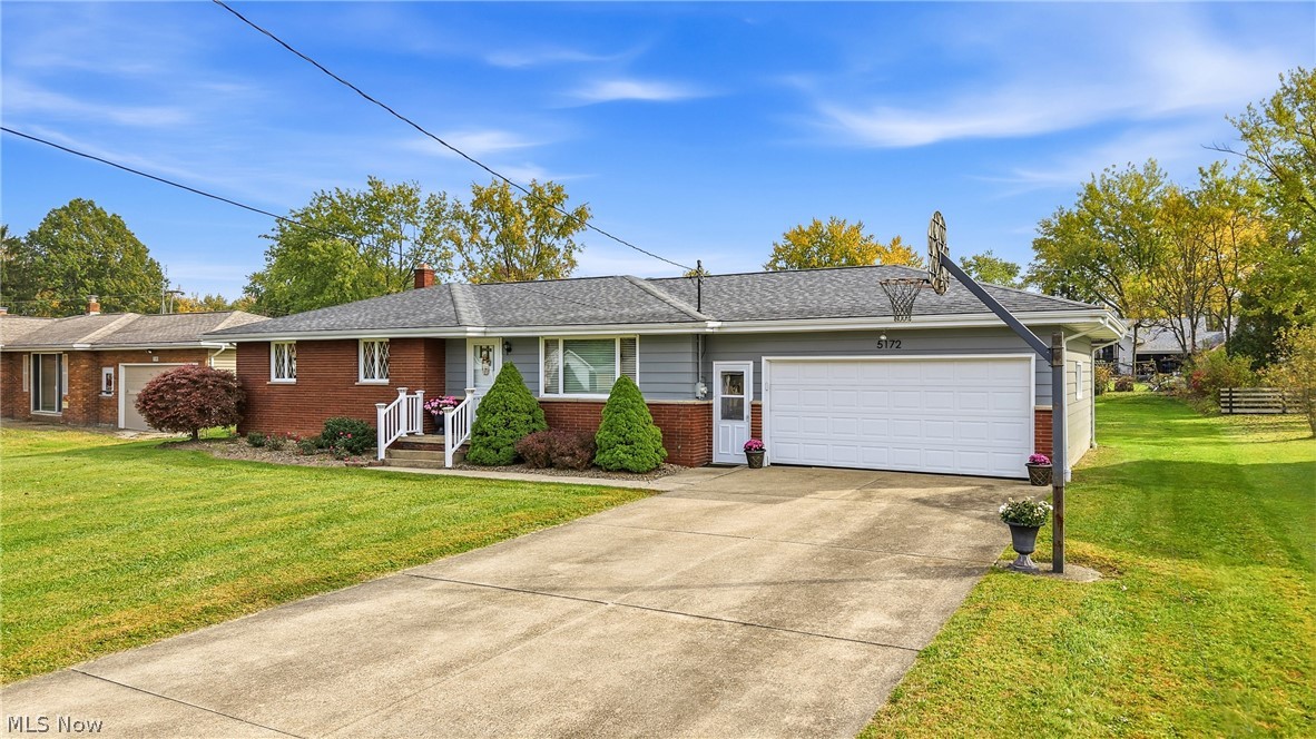 5172 Calla Avenue NW Warren OH 44483