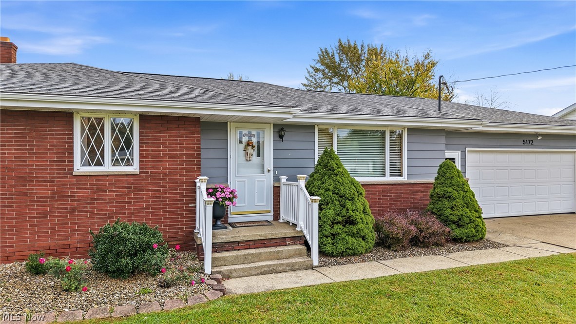 5172 Calla Avenue NW Warren OH 44483