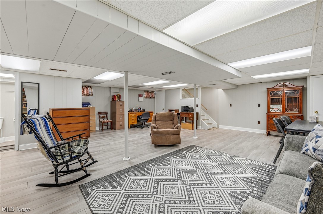 5172 Calla Avenue NW Warren OH 44483
