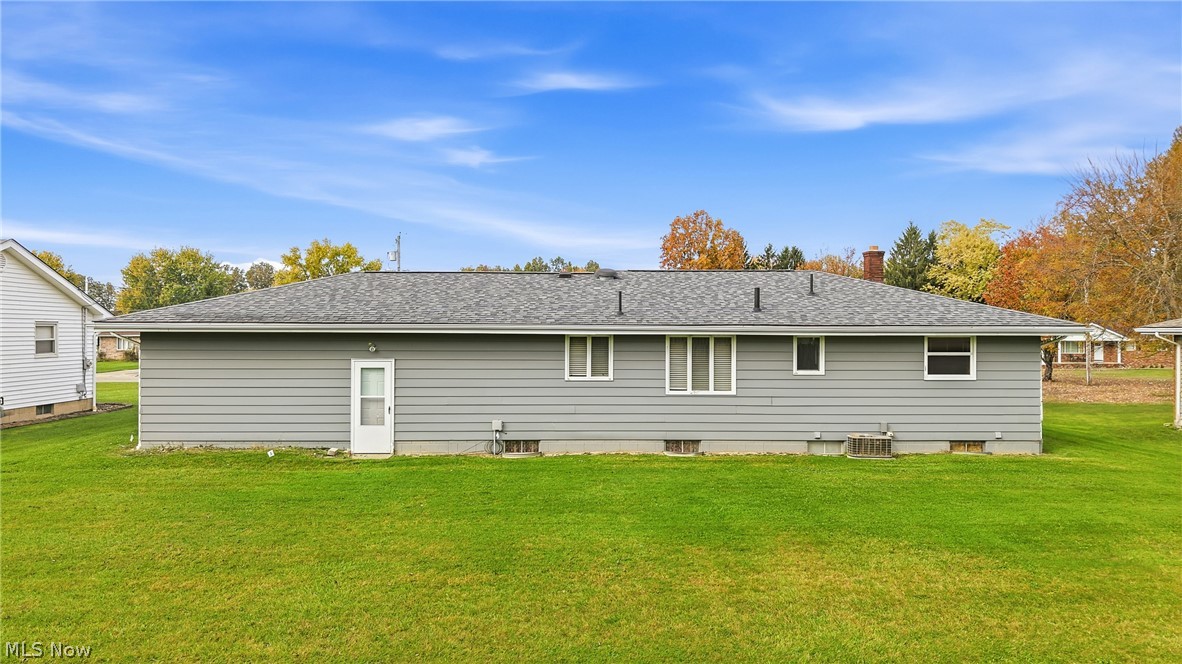 5172 Calla Avenue NW Warren OH 44483