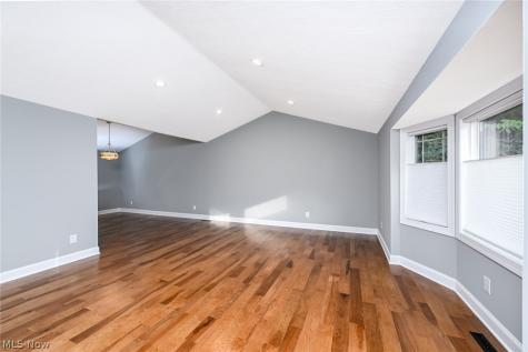 6567 Queens Way Brecksville OH 44141