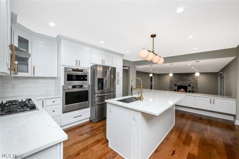 6567 Queens Way Brecksville OH 44141