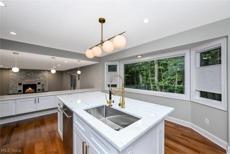 6567 Queens Way Brecksville OH 44141