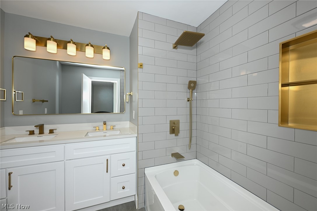 6567 Queens Way Brecksville OH 44141