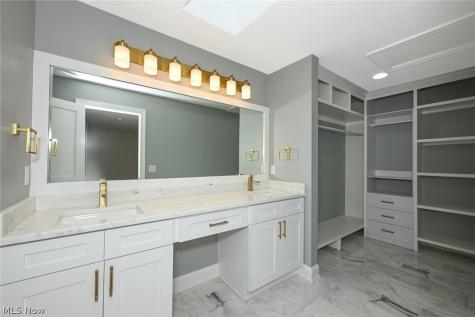 6567 Queens Way Brecksville OH 44141