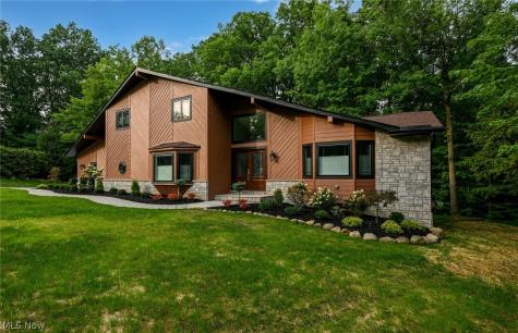 6567 Queens Way Brecksville OH 44141