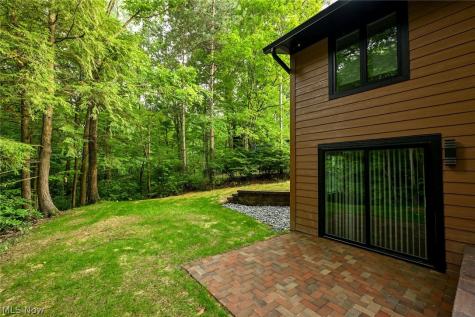6567 Queens Way Brecksville OH 44141