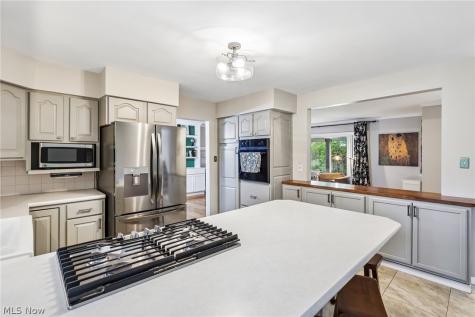 944 Wallwood Drive Copley OH 44321