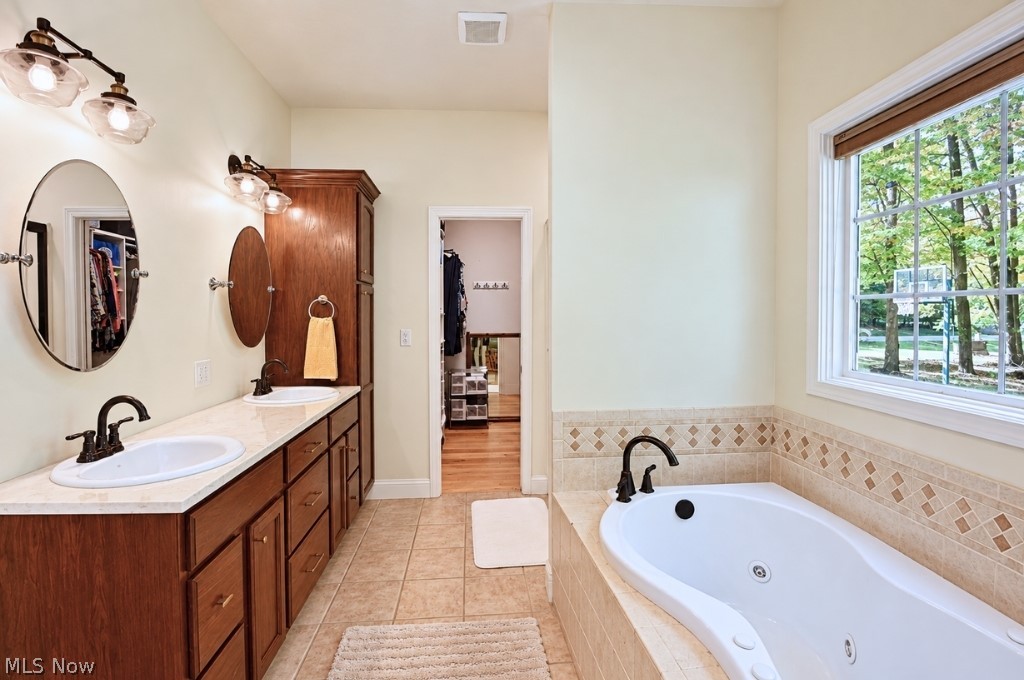 13537 Shirley Drive Leroy OH 44077