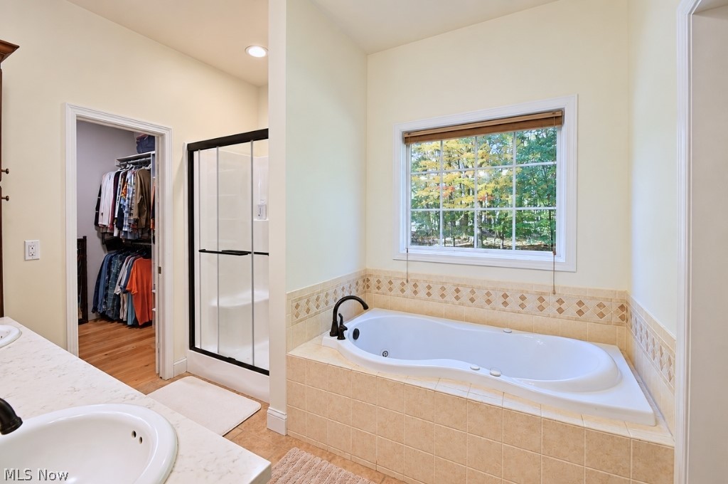 13537 Shirley Drive Leroy OH 44077