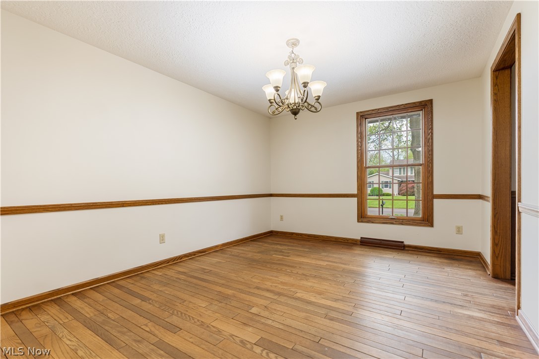 5787 Eastview Street Louisville OH 44641