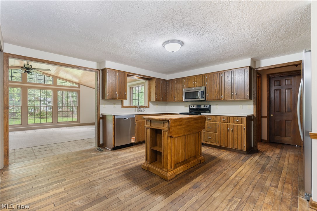 5787 Eastview Street Louisville OH 44641