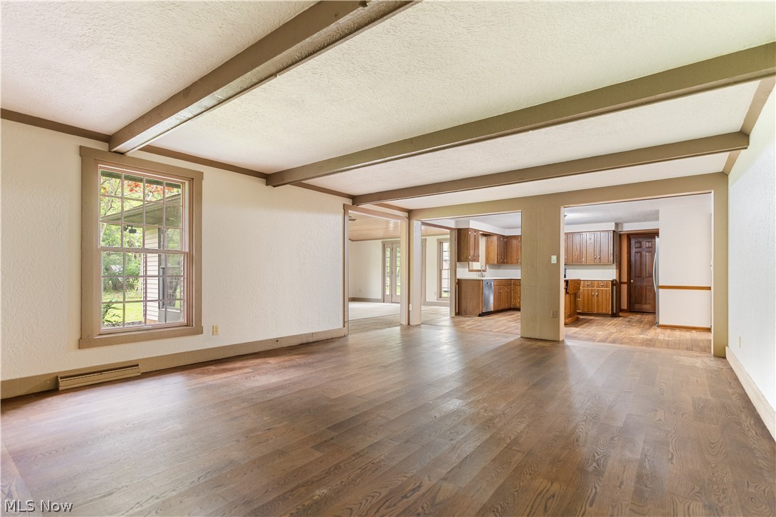 5787 Eastview Street Louisville OH 44641