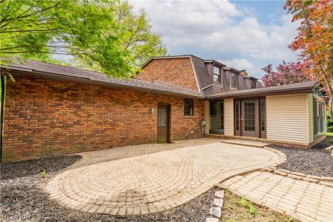 5787 Eastview Street Louisville OH 44641