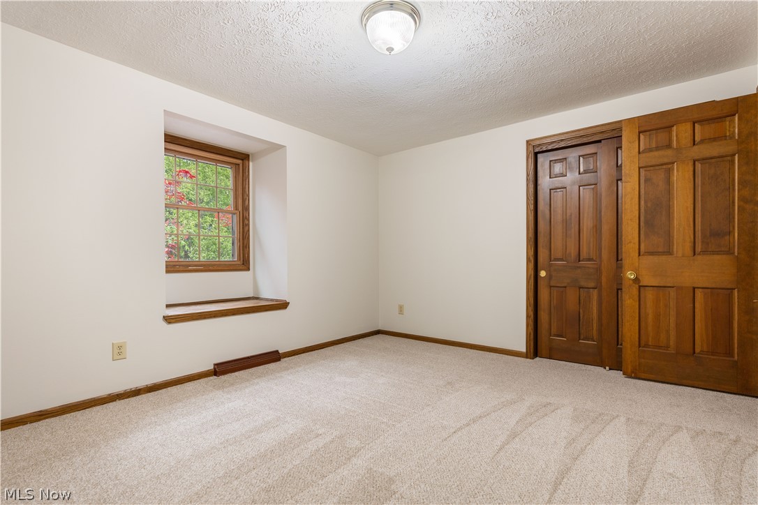 5787 Eastview Street Louisville OH 44641