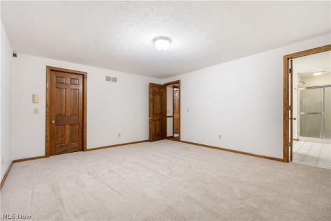 5787 Eastview Street Louisville OH 44641