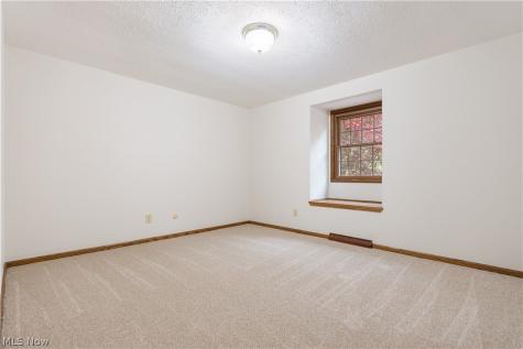 5787 Eastview Street Louisville OH 44641