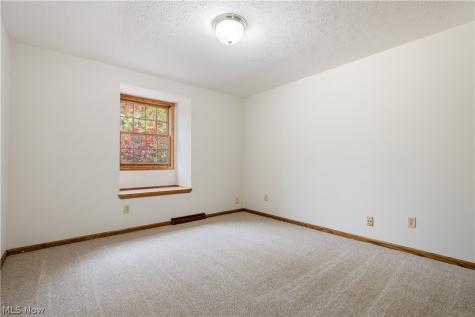 5787 Eastview Street Louisville OH 44641