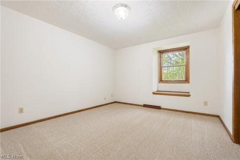 5787 Eastview Street Louisville OH 44641