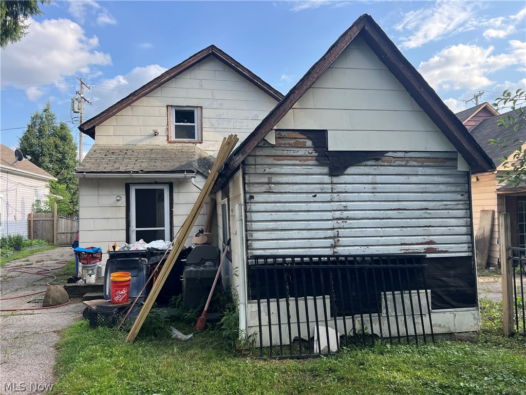 6311 Lansing Avenue Cleveland OH 44105