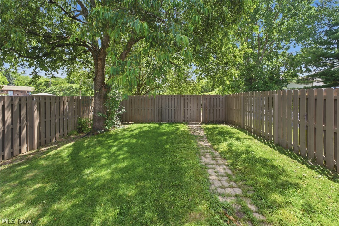 679 Saint Andrews Court Akron OH 44312
