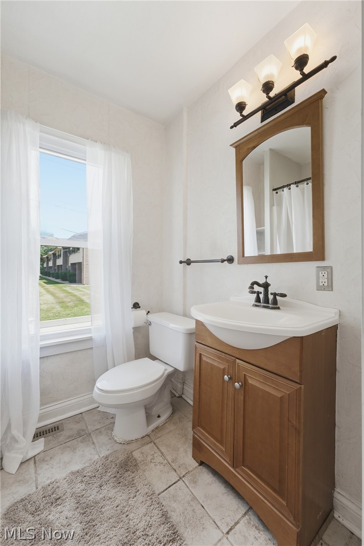 679 Saint Andrews Court Akron OH 44312