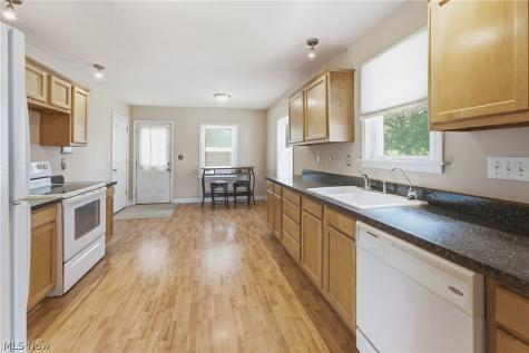 679 Saint Andrews Court Akron OH 44312