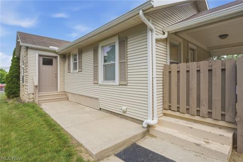 679 Saint Andrews Court Akron OH 44312