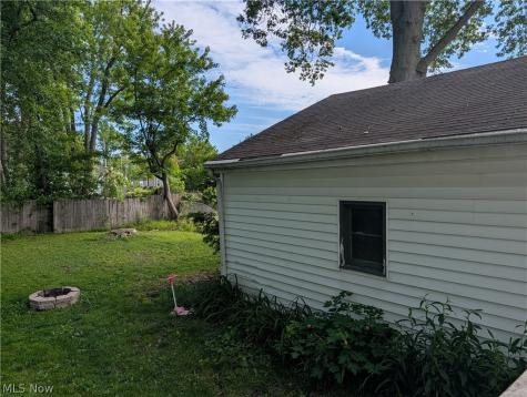 2567 E 38th Street Lorain OH 44055