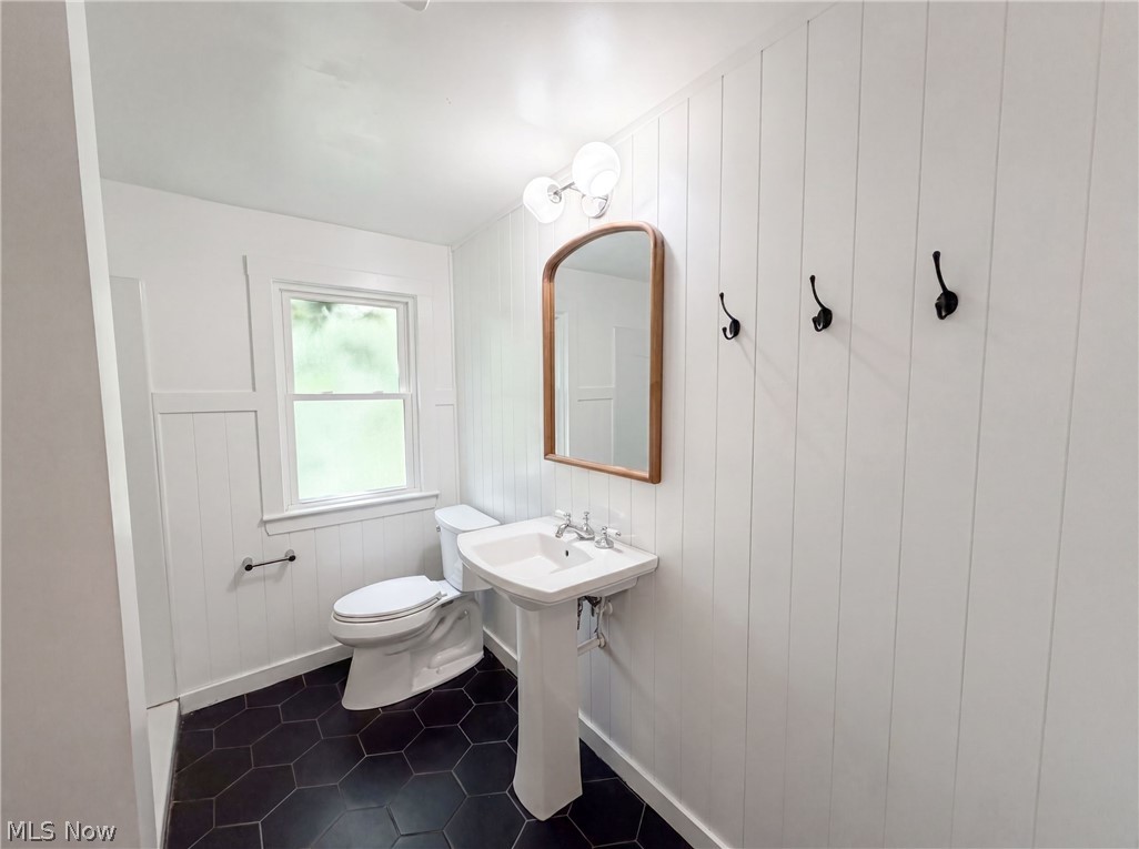 1384 Ford Road Cleveland OH 44124
