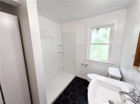 1384 Ford Road Cleveland OH 44124