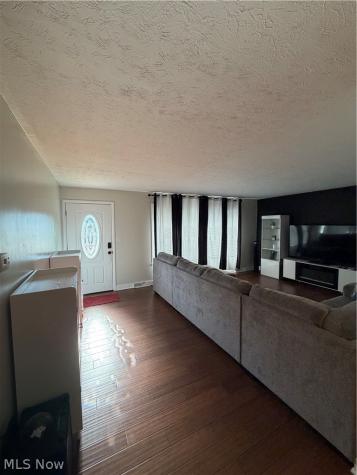 4725 Eric Avenue Cleveland OH 44109