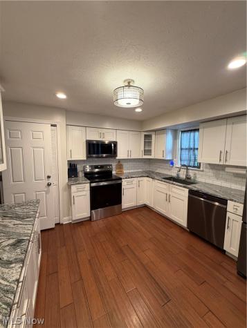 4725 Eric Avenue Cleveland OH 44109