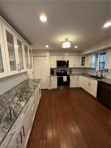 4725 Eric Avenue Cleveland OH 44109