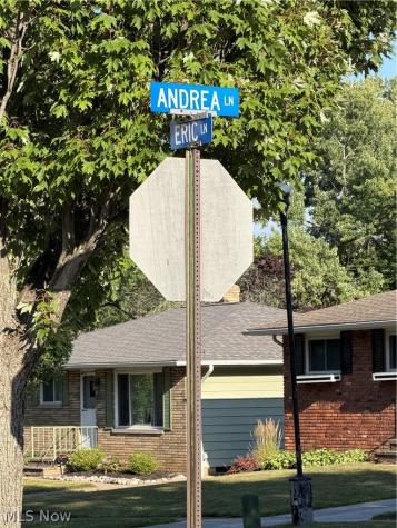 4725 Eric Avenue Cleveland OH 44109