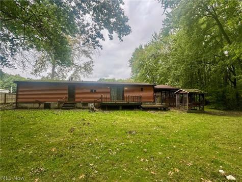 1879 Difford Drive Niles OH 44446