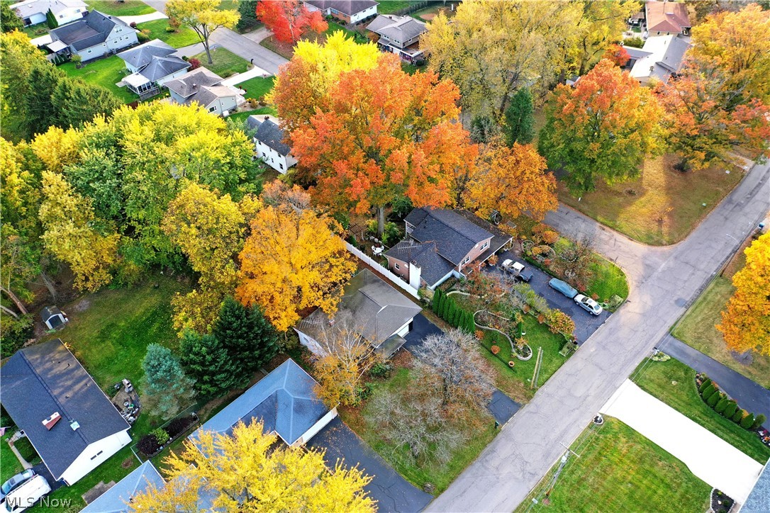 8350 Fairhill Drive NE Warren OH 44484