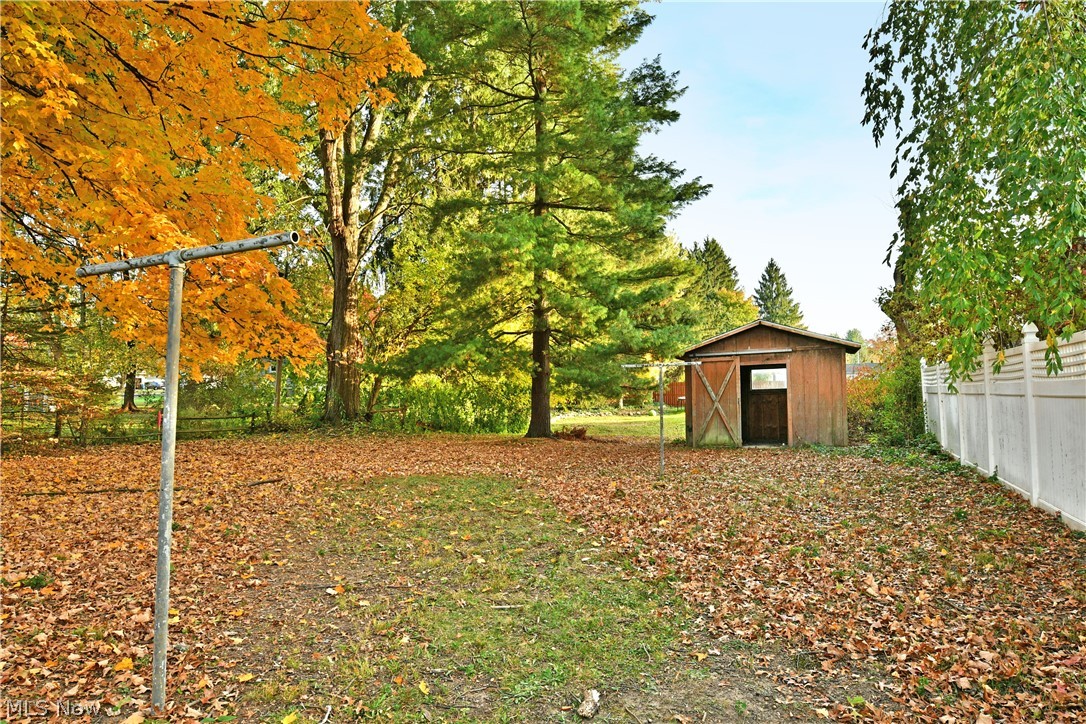 8350 Fairhill Drive NE Warren OH 44484