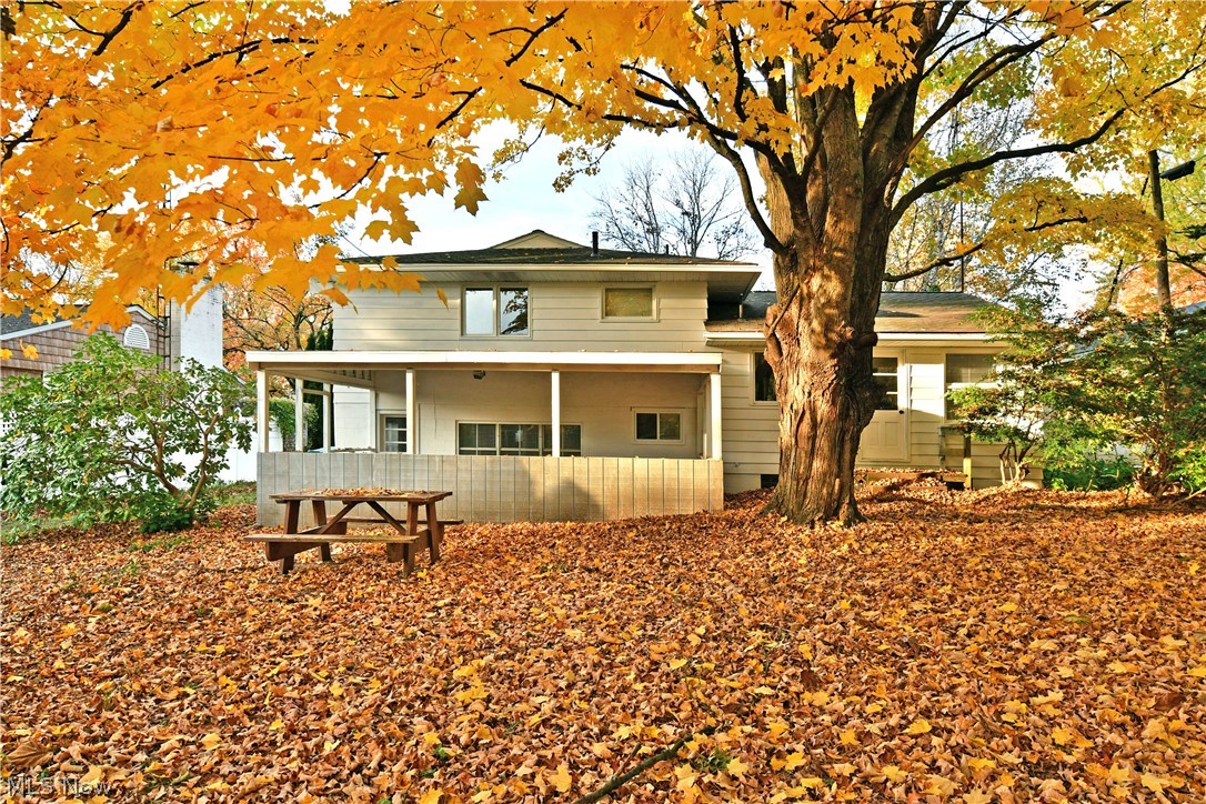 8350 Fairhill Drive NE Warren OH 44484