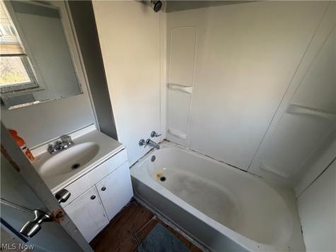 3569 Independence Road Cleveland OH 44105