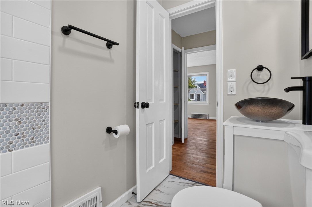 13517 Saint James Avenue Cleveland OH 44135