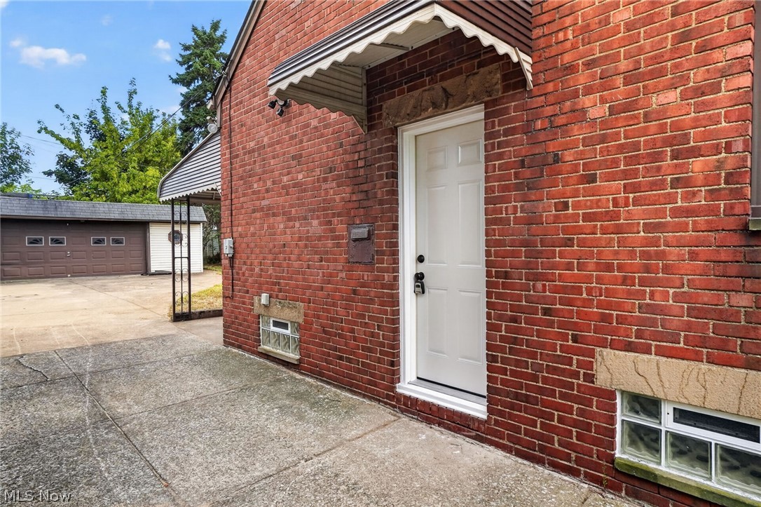 13517 Saint James Avenue Cleveland OH 44135