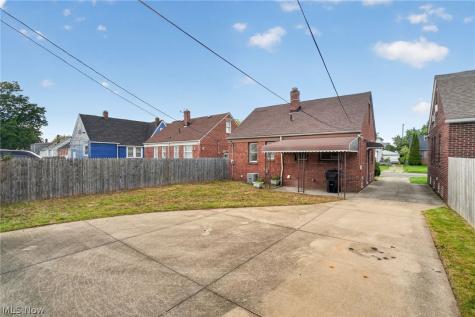 13517 Saint James Avenue Cleveland OH 44135
