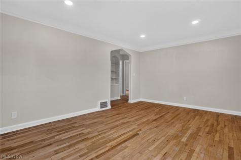 13517 Saint James Avenue Cleveland OH 44135