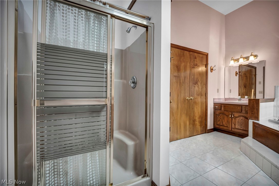 6229 Kenarden Drive Highland Heights OH 44143