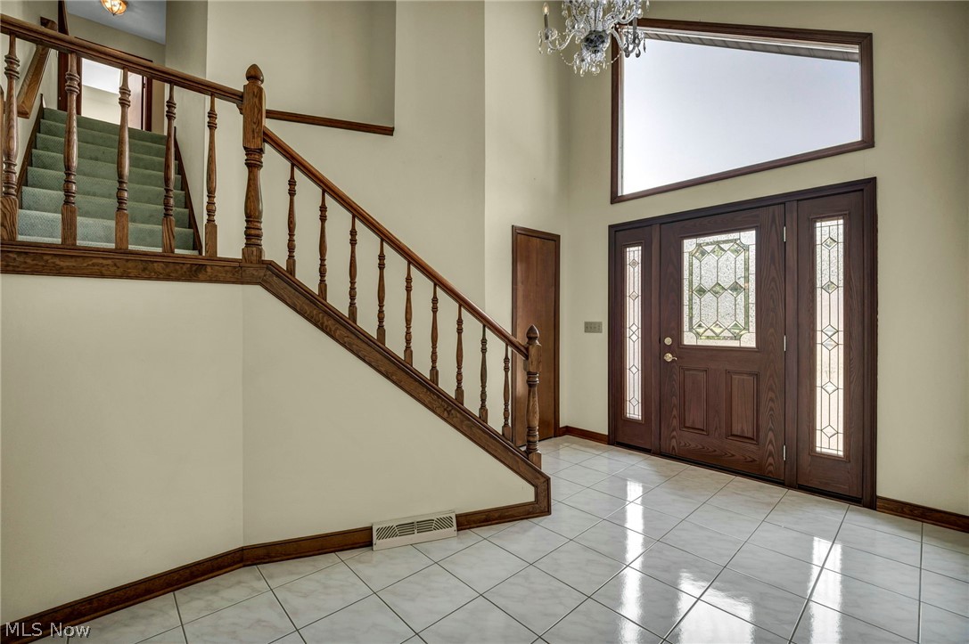 6229 Kenarden Drive Highland Heights OH 44143