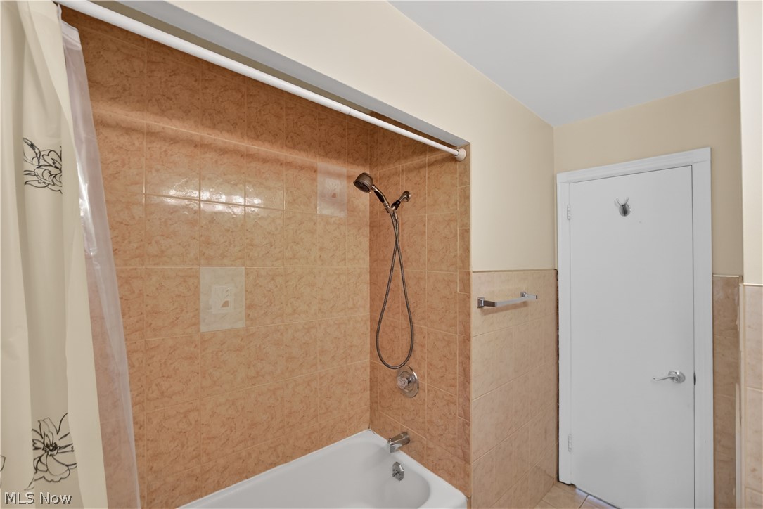 1274 Dorsh Road South Euclid OH 44121