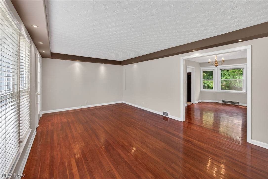 1274 Dorsh Road South Euclid OH 44121