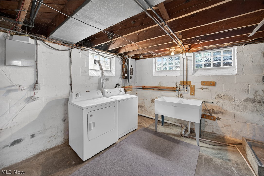 1274 Dorsh Road South Euclid OH 44121