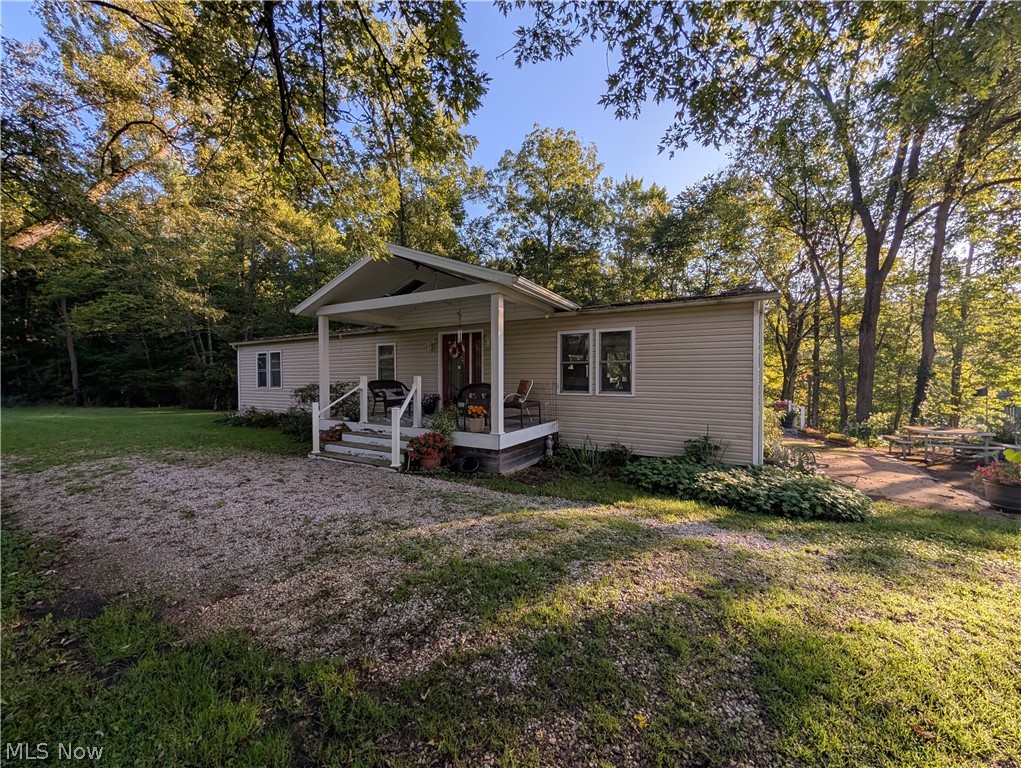940 Perron Road SE Carrollton OH 44615